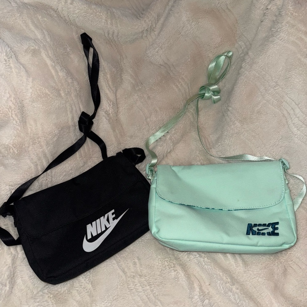 Nike Women's Crossbody bundle Bags - Black & Mint